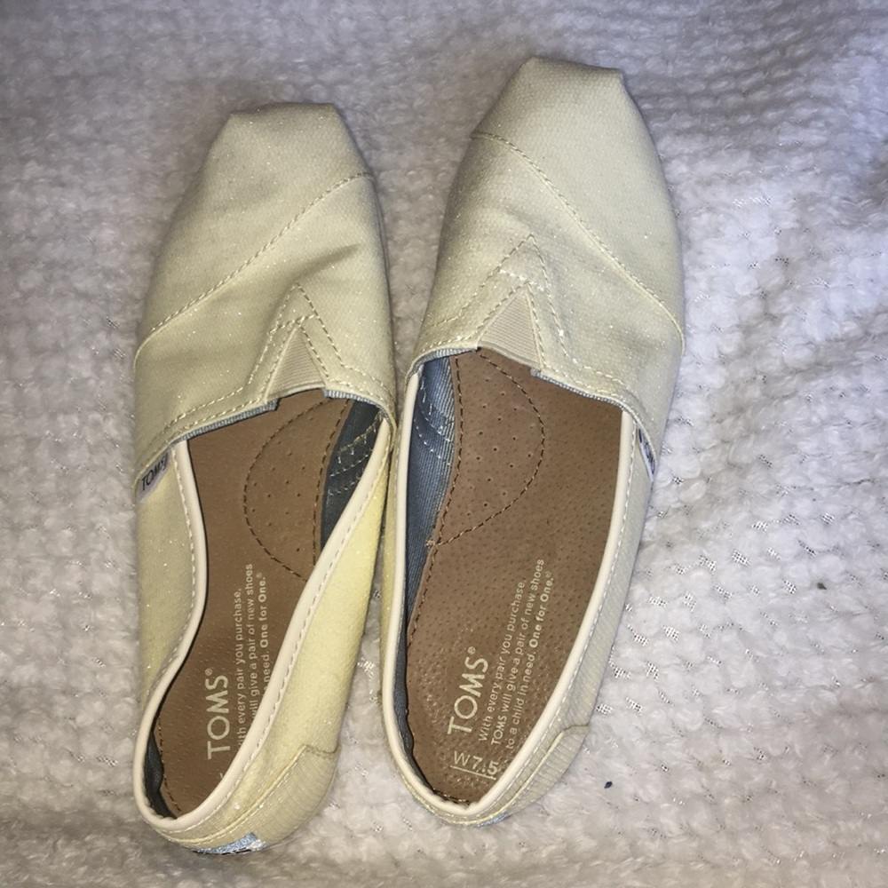 TOMS shoes
